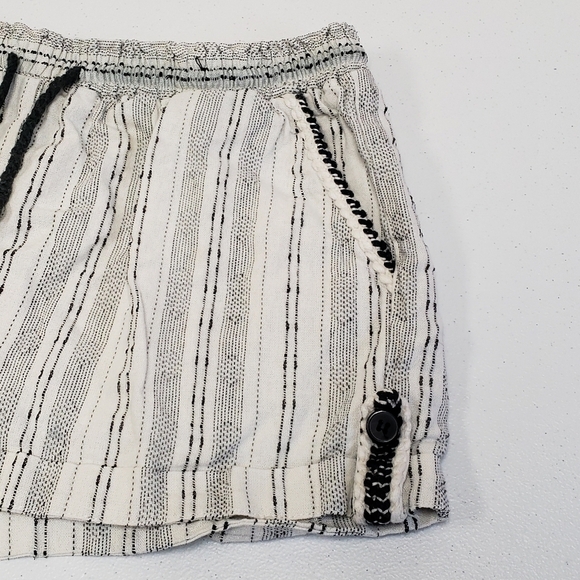 Ethereal by Paper Crane Womens Shorts Size Medium - Picture 3 of 7